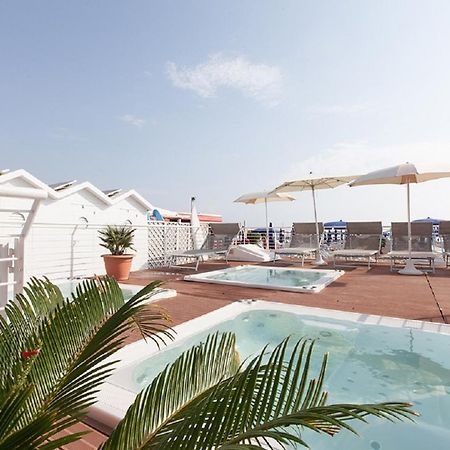 Riccione Beach Hotel - Enjoy Your Summer -Beach Village Incluso Екстериор снимка